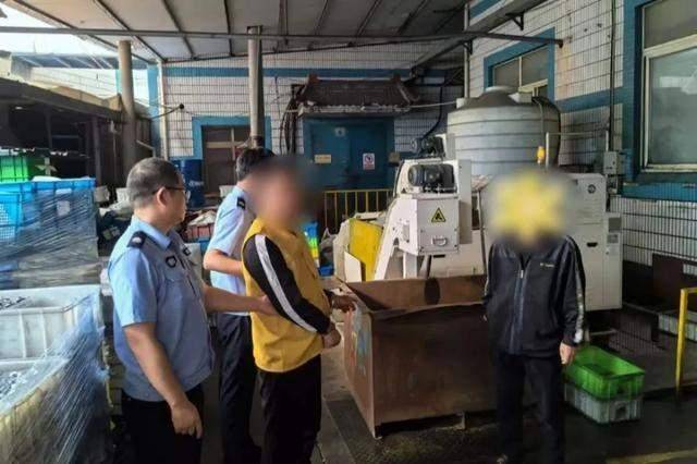 男子打赏女主播400万自己平常啃馒头：不要求见面，就想听那一声声“哥哥”